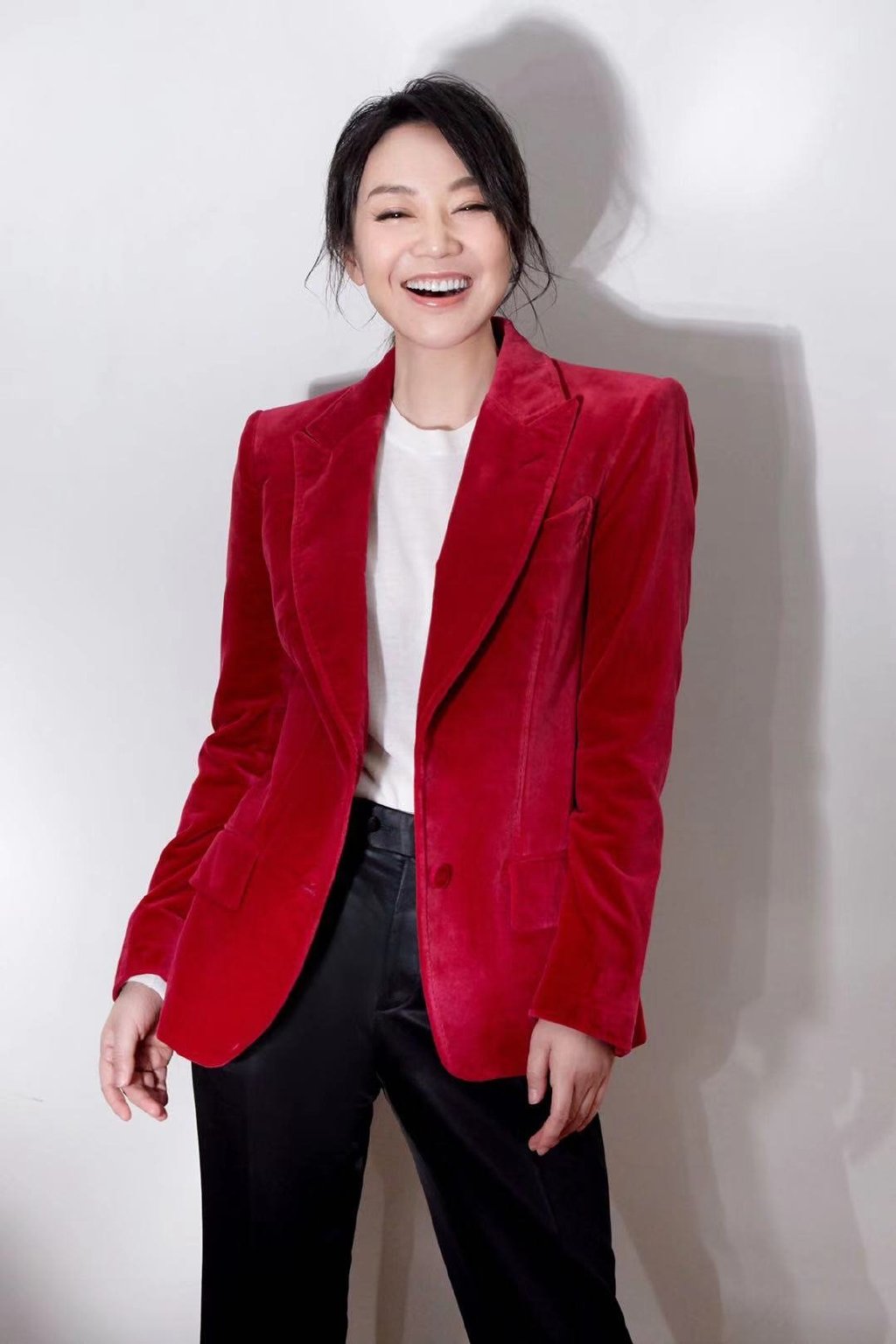 中国陕西西安影视女演员气质女神闫妮高清桌面壁纸下载图片