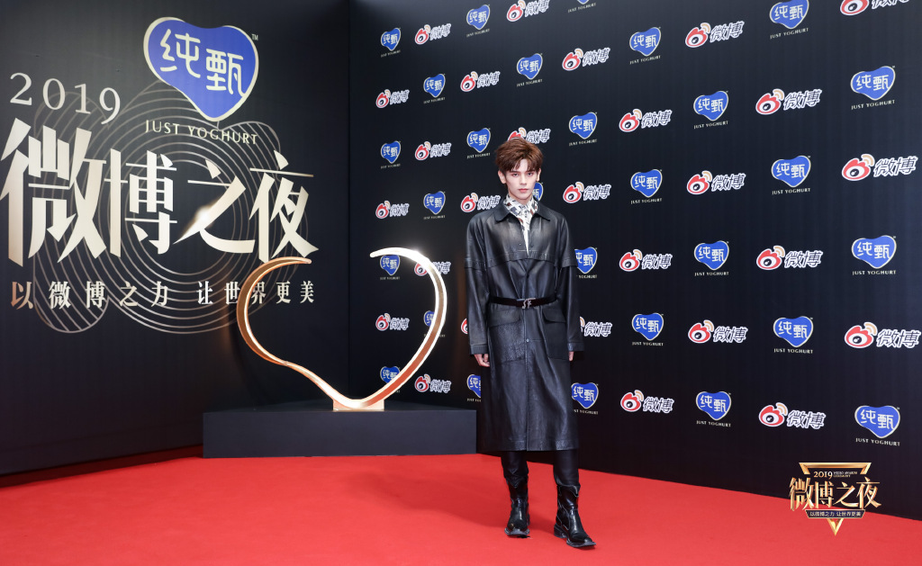 高清男明星姚弛邪魅暗黑风大片写真图片图片