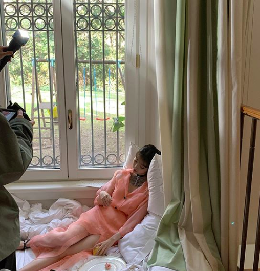 杨幂透视薄纱长裙妩媚性感写真图片图片