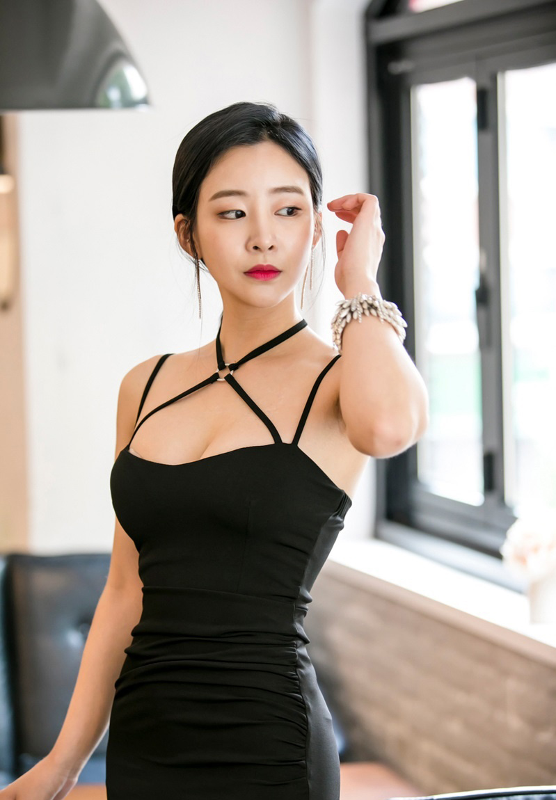 高清中国台湾女艺人美女侯佩岑蒙面唱唱唱剧照图片图片