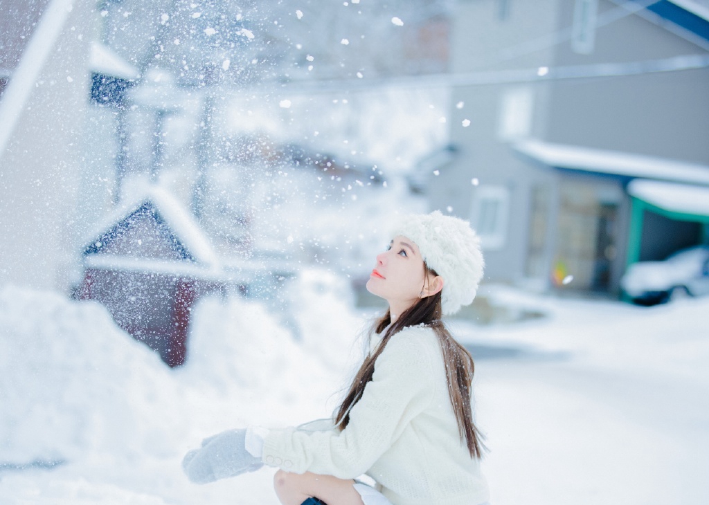 韩丹彤唯美气质雪景照图片图片