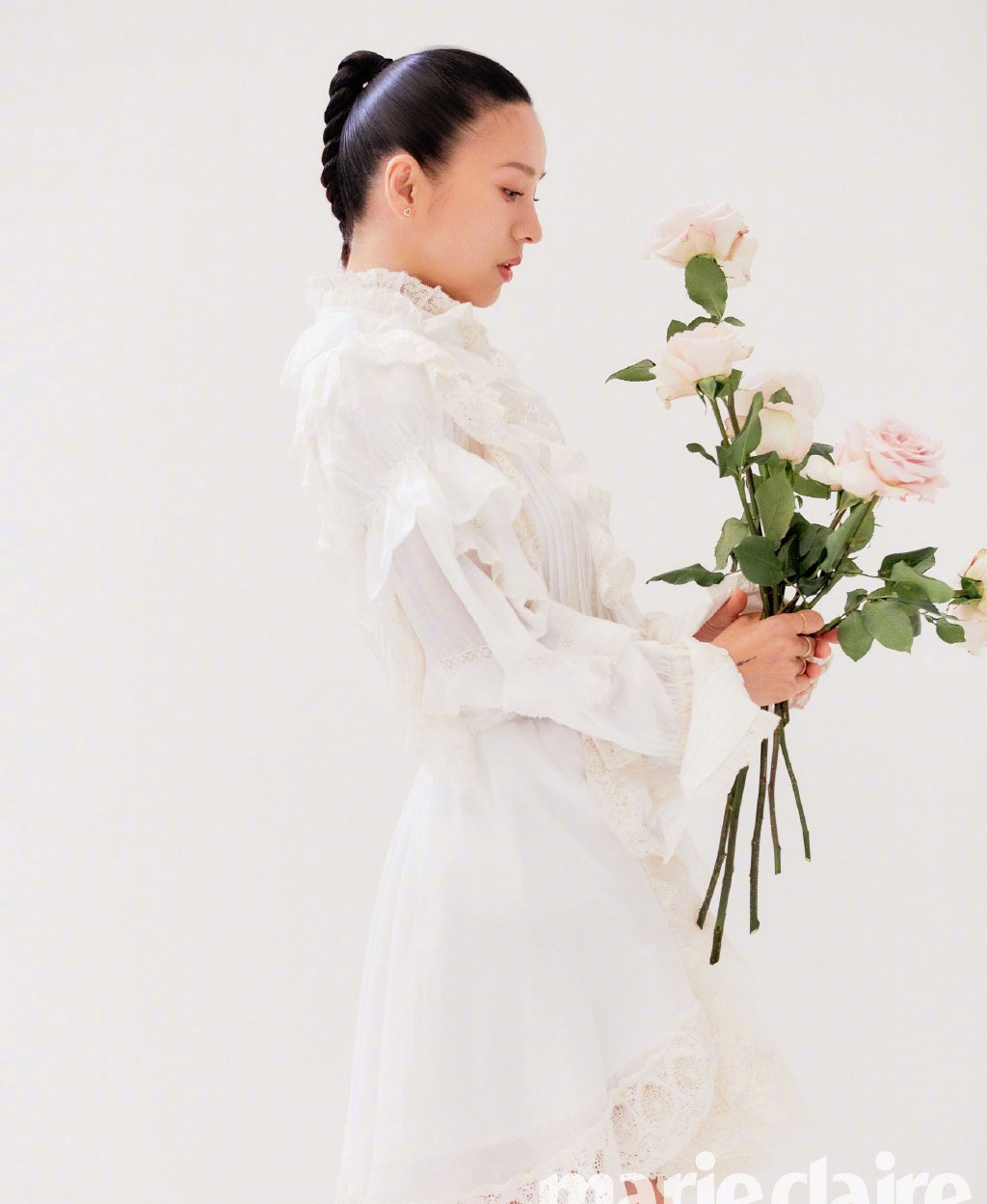 韩国著名影视女歌手兼演员妖姬李孝利性感大制度漏点图片图片