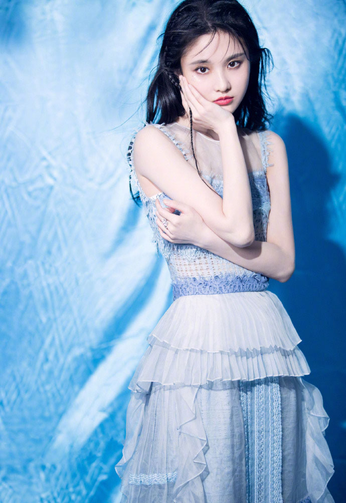 中国内地女演员谋女郎张慧雯如梦如幻唯美写真图片图片