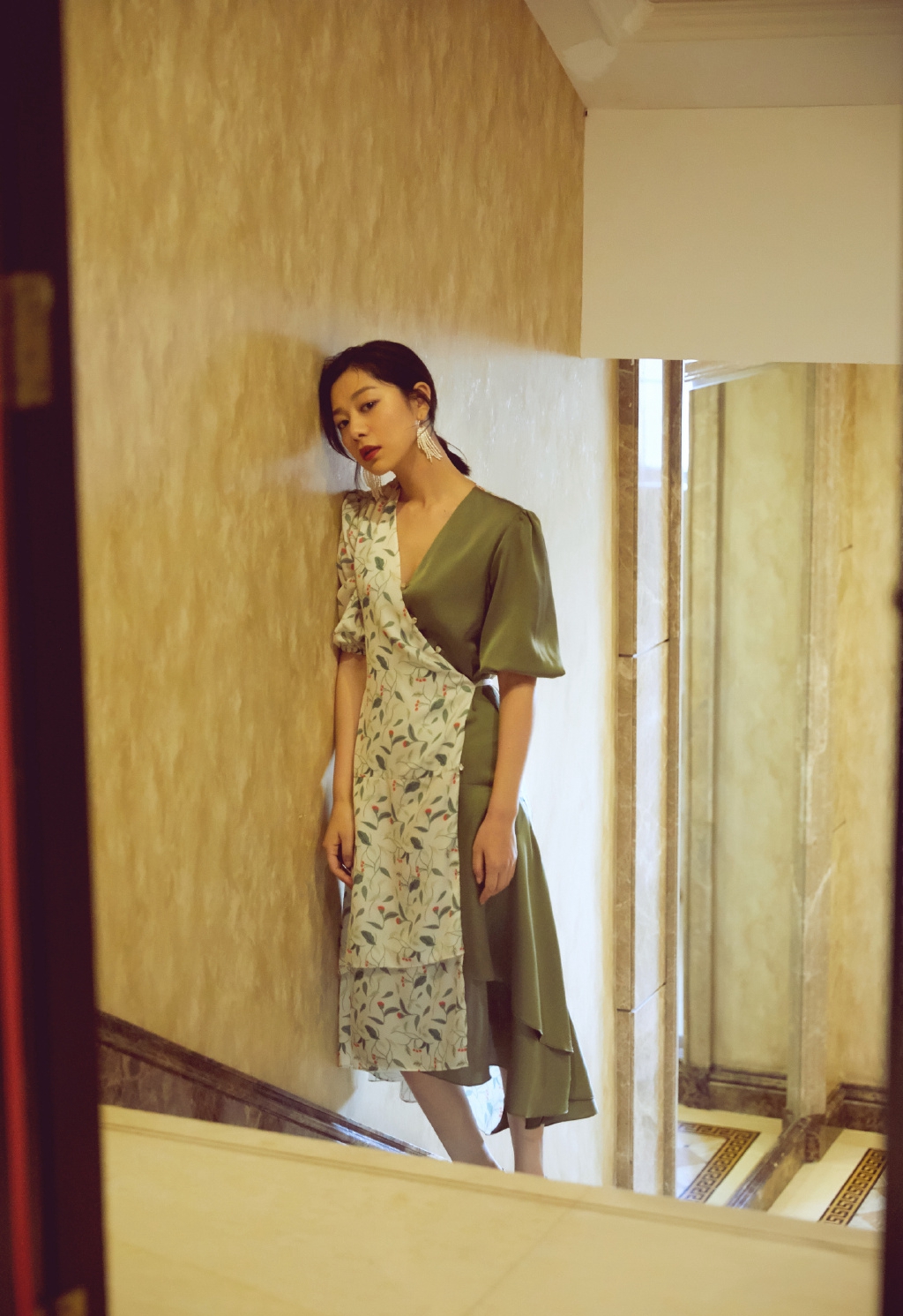 高清江苏省徐州美女王真儿开叉连衣裙优雅迷人高清图片图片