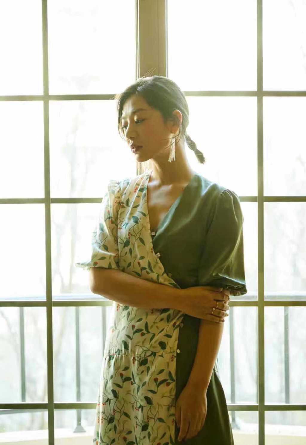 高清江苏省徐州美女王真儿旅途中唯美养眼写真图片图片