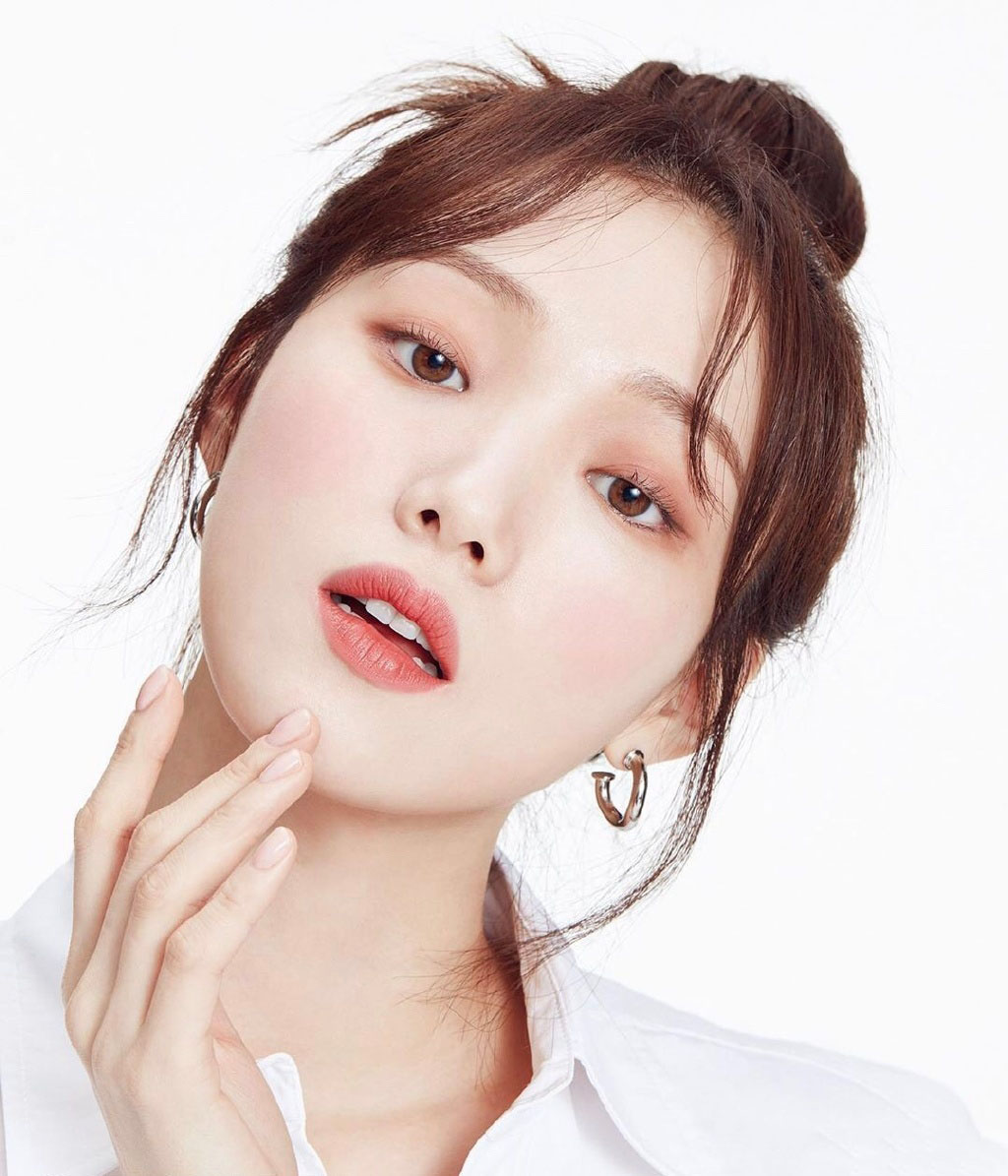 高清韩国女演员模特李圣经甜美仙气写真图片图片
