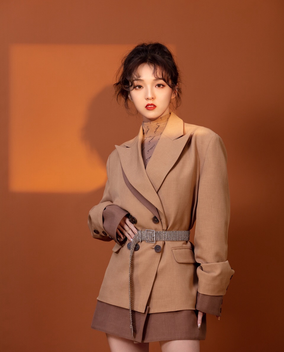 高清内陆美女星强东玥甜美清新活动照图片图片