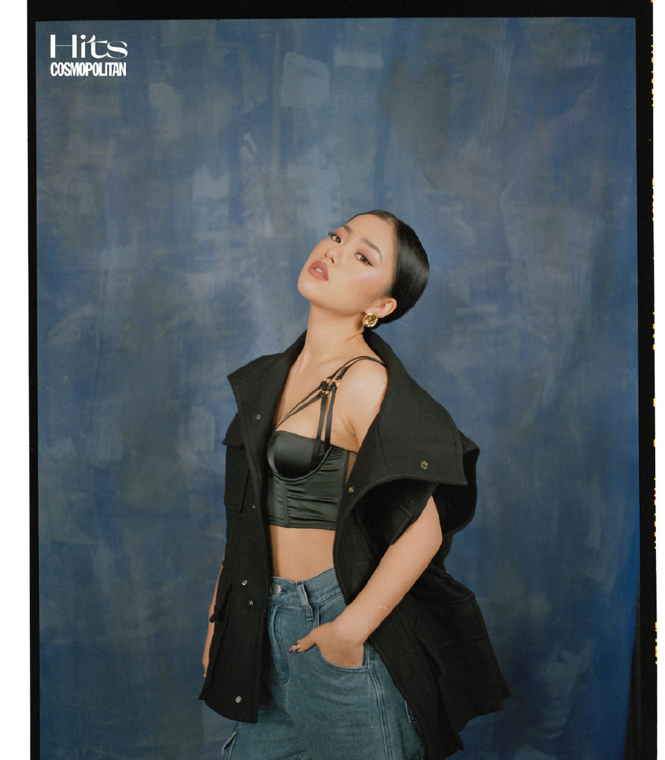 高清上海美女王菊亮红皮衣撩人写真图片图片