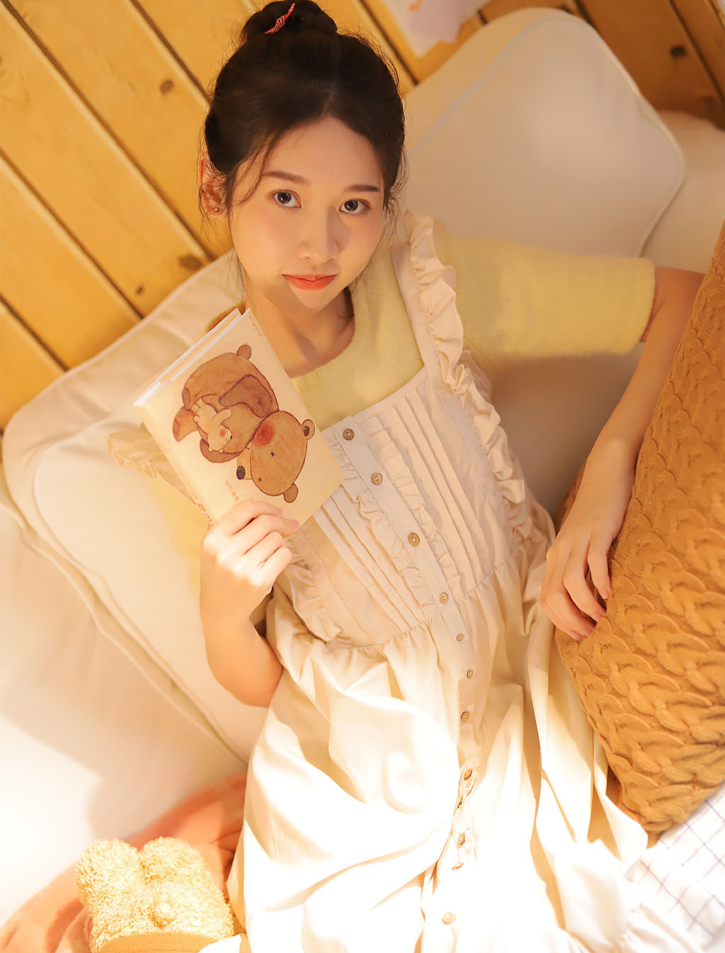 甜美少女开胸大胆诱惑写真图片
