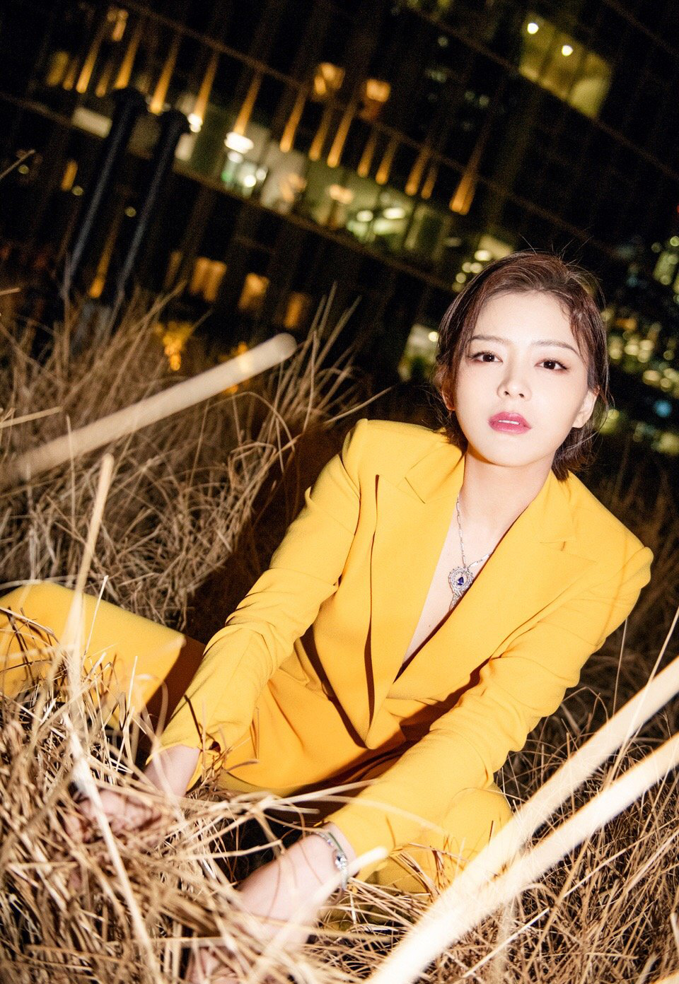高清女明星王玥兮西装干练酷美写真图片图片