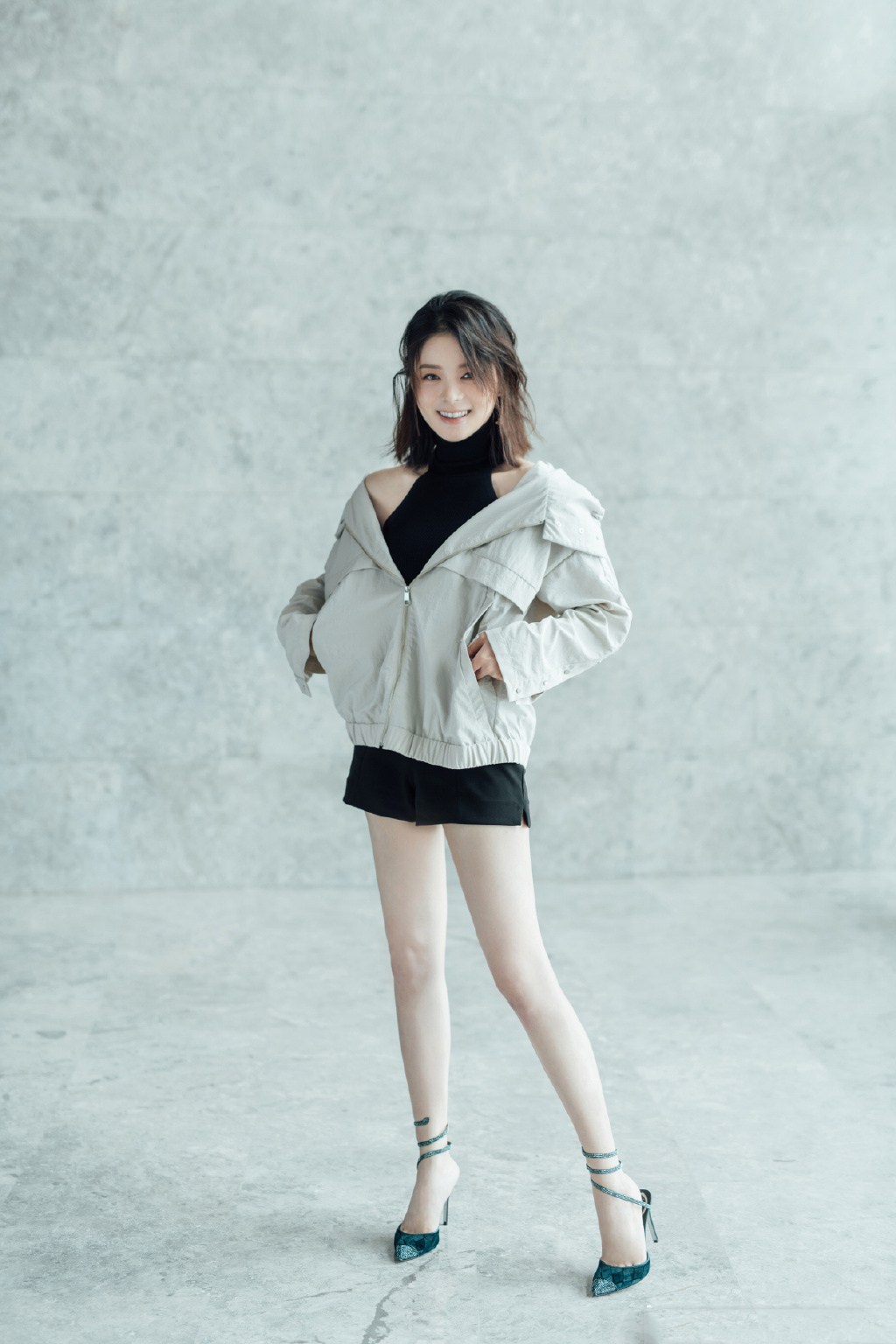 高清女明星王玥兮西装干练酷美写真图片图片