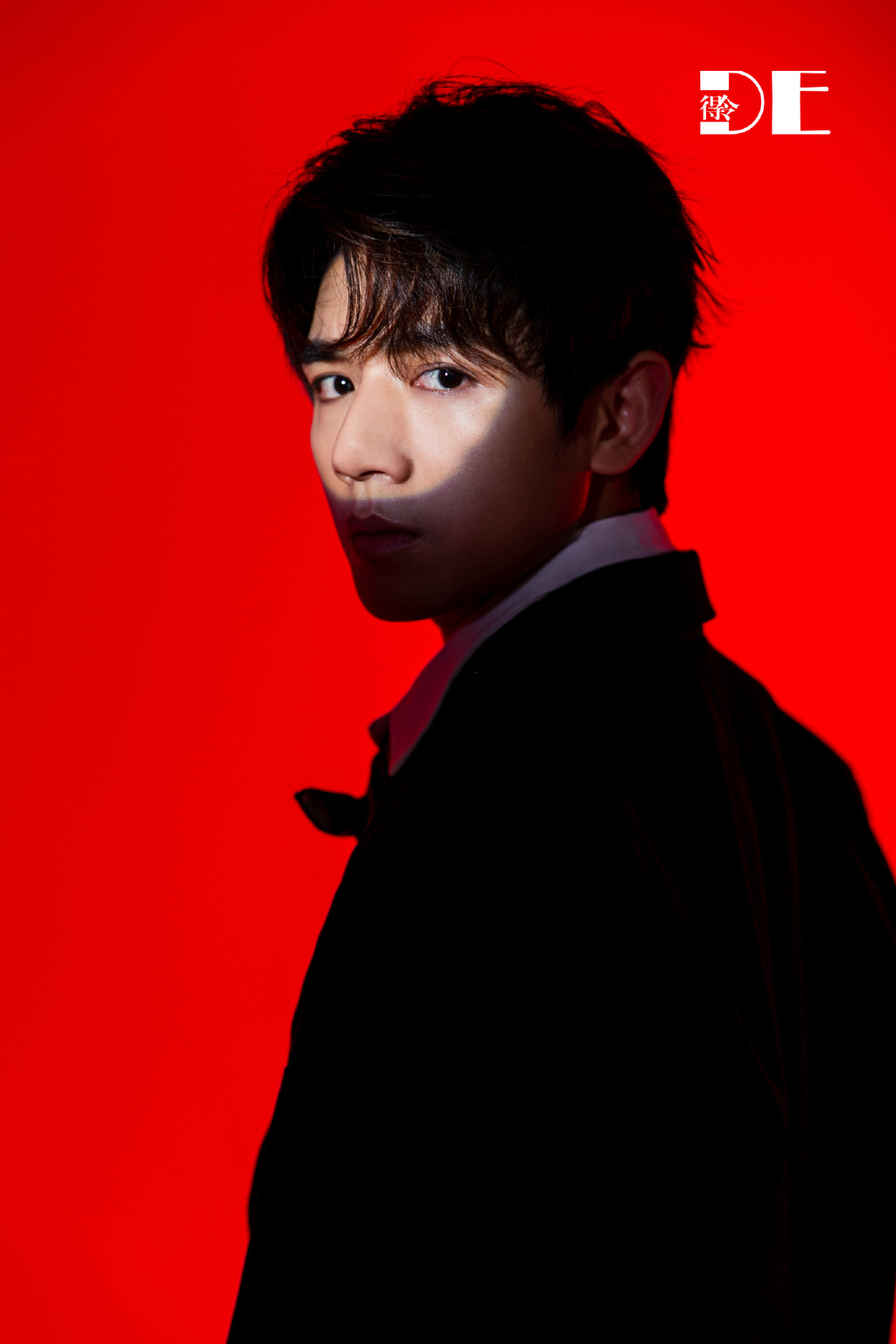 男星李砚图片