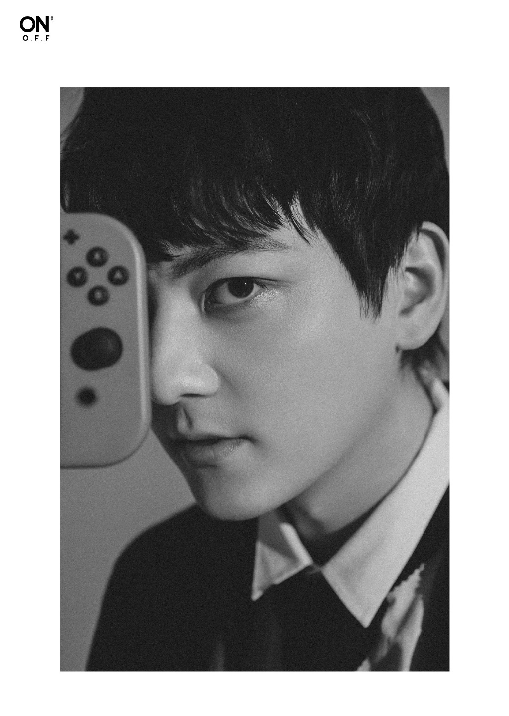 张晓谦灰色格子西装儒雅写真图片 张晓谦灰色格子西装儒雅写真图片