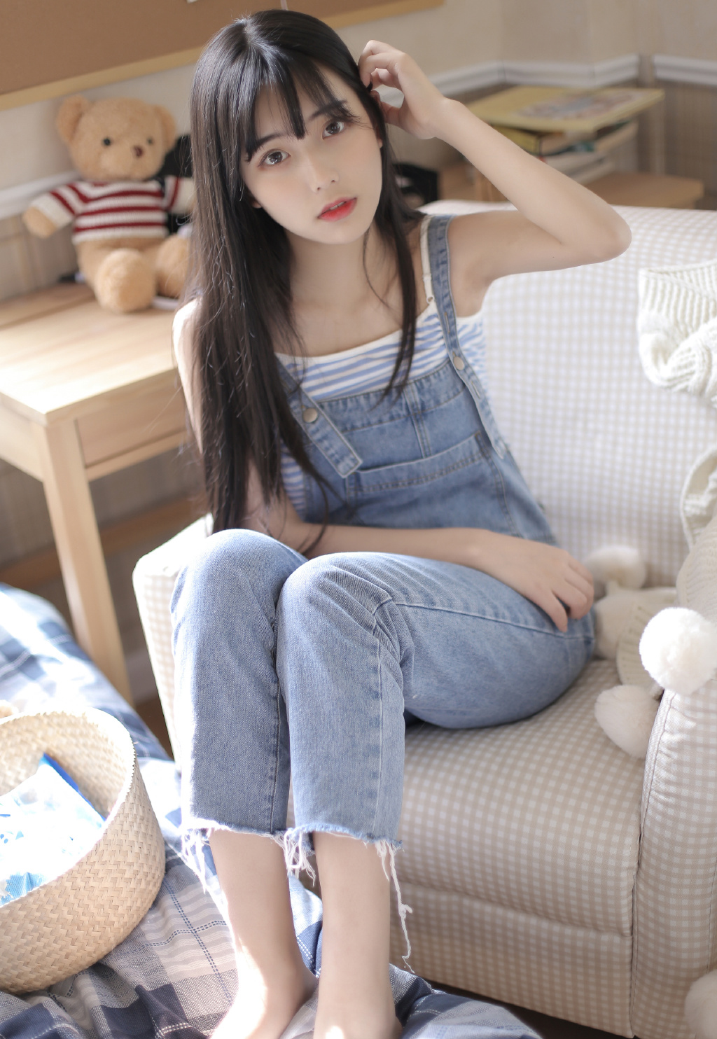谭维维直发红唇性感写真图片图片