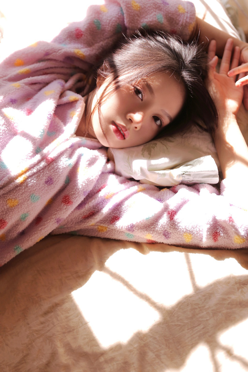 美女张瑶图片