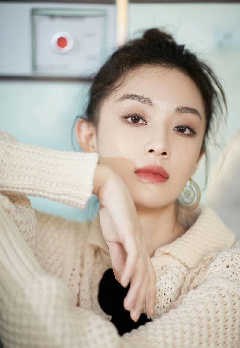 中国大陆北京女演员孙佳雨清爽甜酷写真图片图片