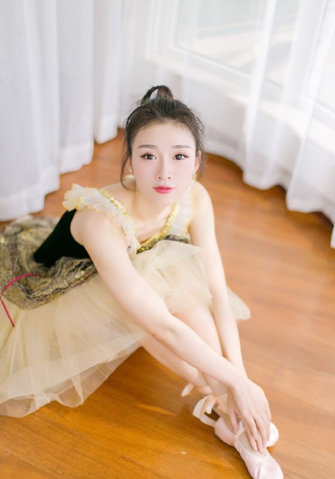 金晨图片 金晨优雅舞蹈写真图片图片