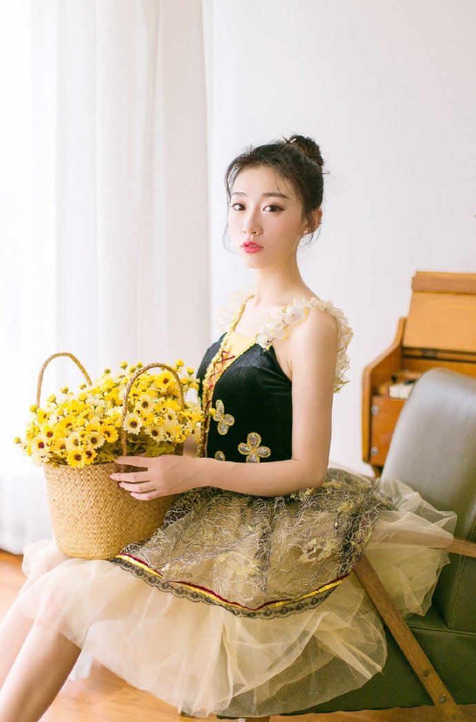 金晨图片 金晨优雅舞蹈写真图片图片
