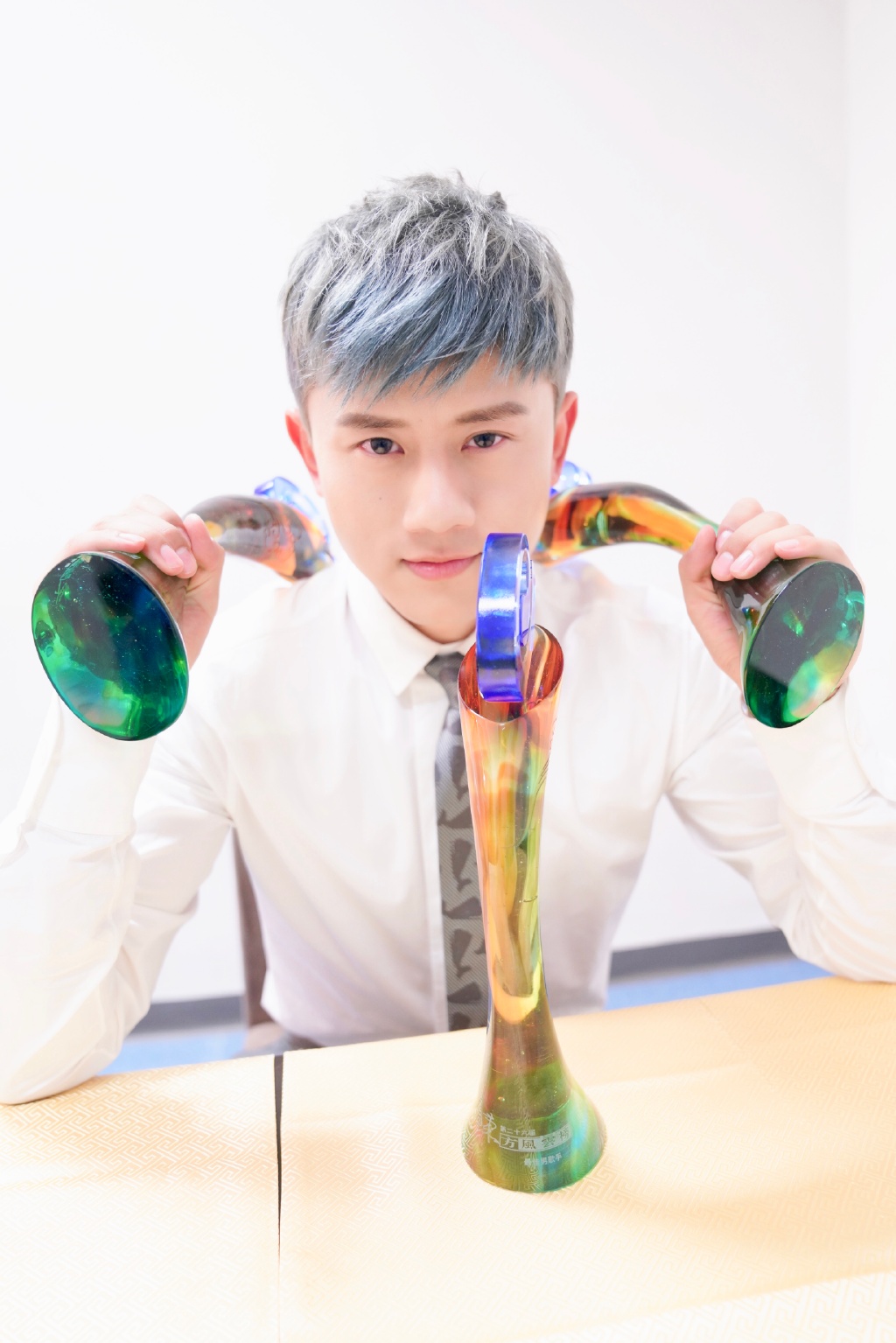 张杰图片  张杰代言游戏《逆战》图片图片