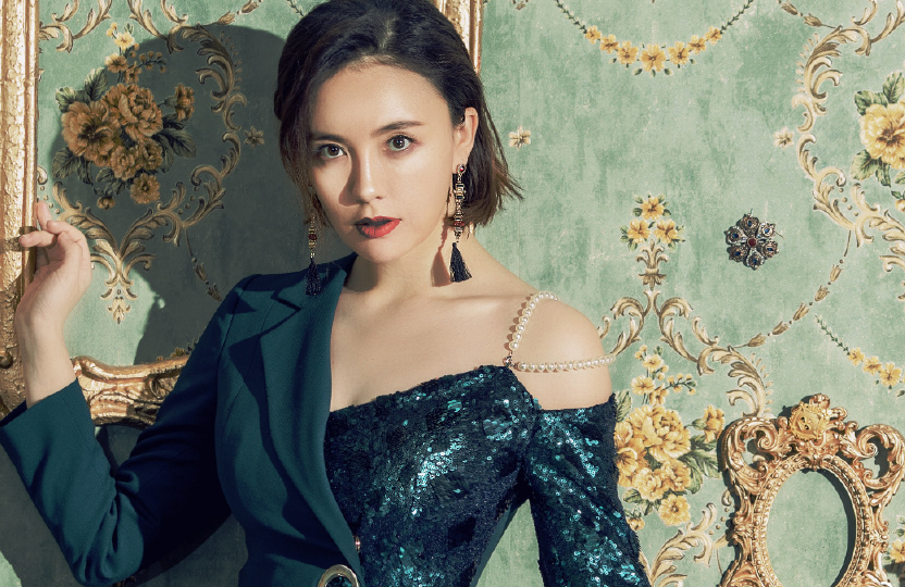 山东籍内地女演员吕佳容性感迷人写真桌面壁纸图片