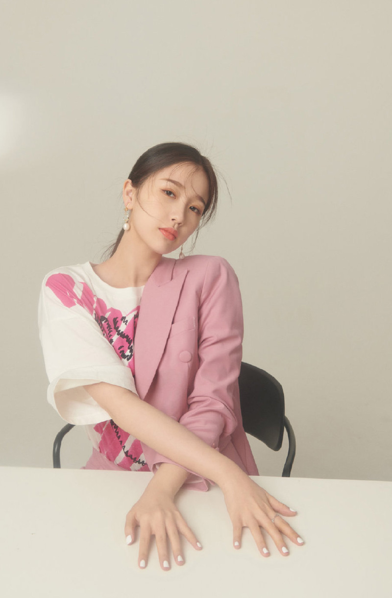 高清中国内地美女虞书欣甜美运动风写真图片图片