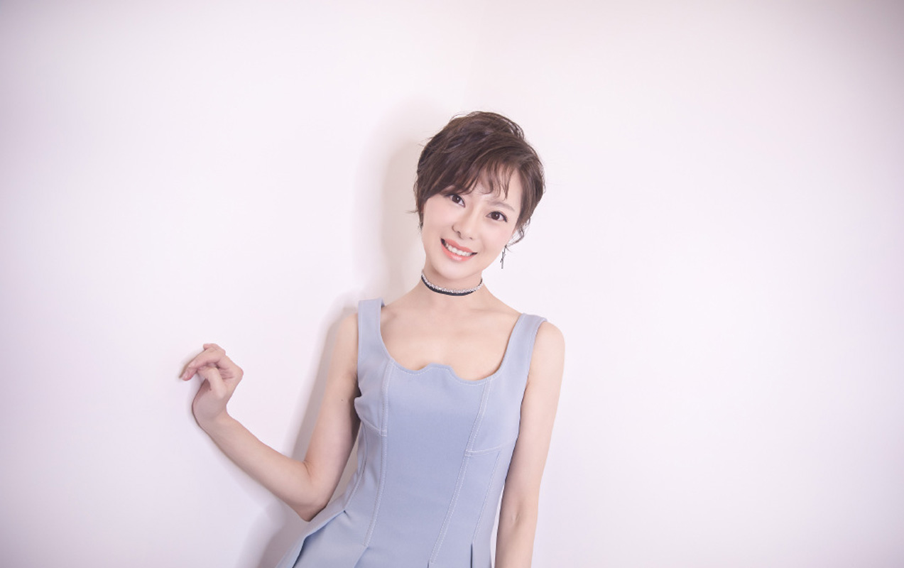 杨子姗清新淡雅活动写真图片图片