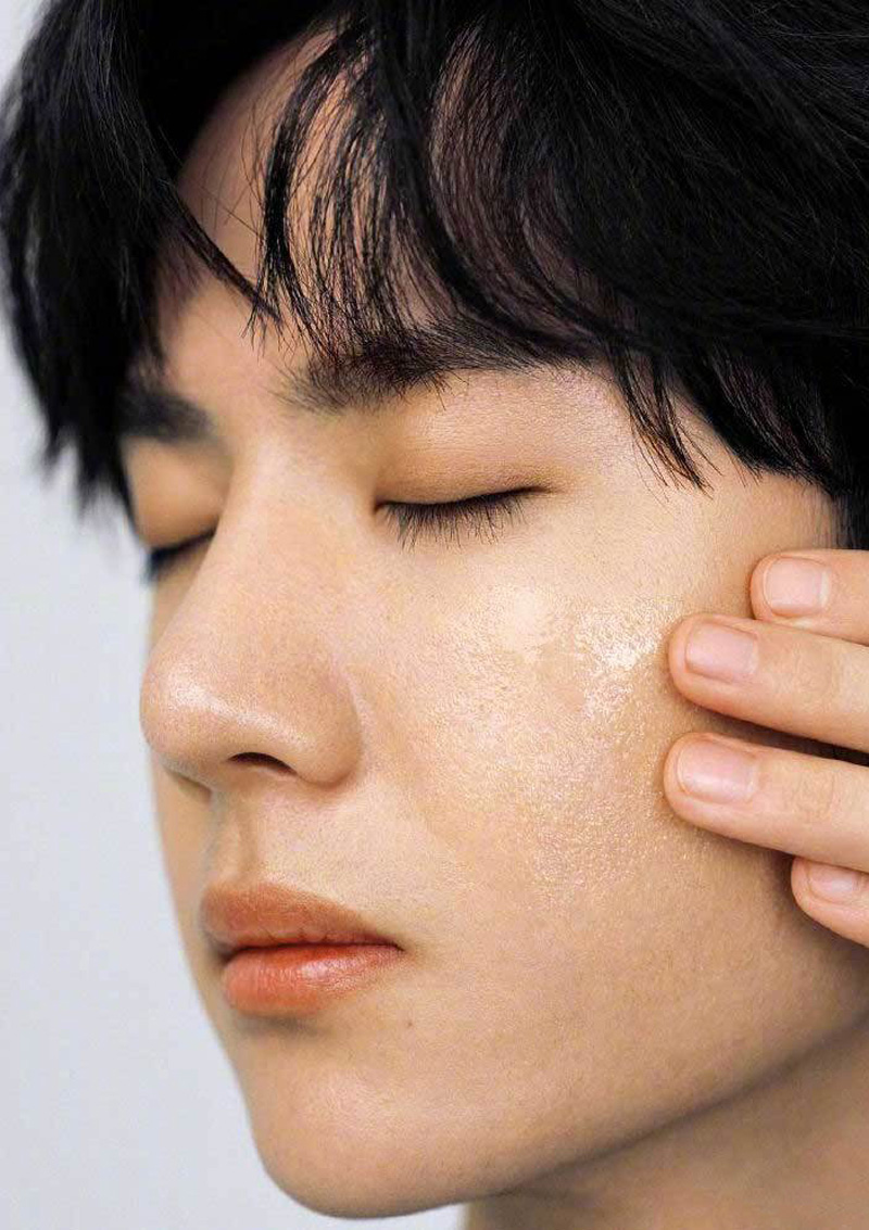 王一博冷峻型男最新白衣写真高清图片图片