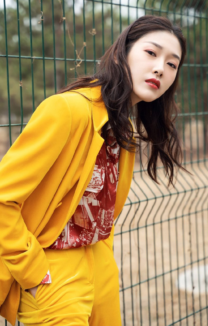 美女王双图片