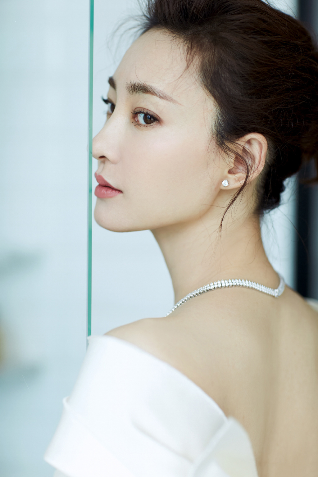 王丽坤性感干练活动写真图片图片