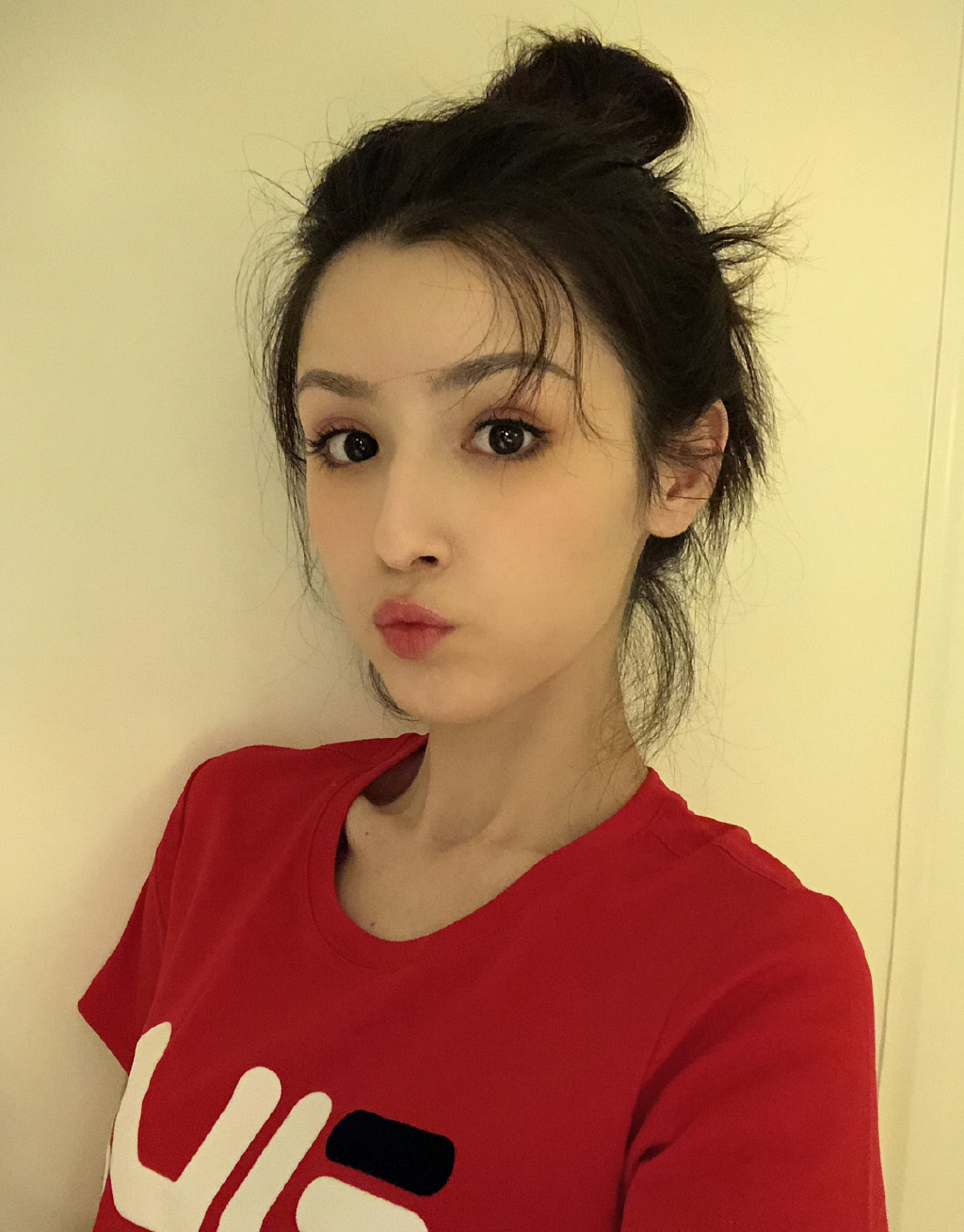 中国内地演员哈妮克孜唯美动人舞台照图片图片