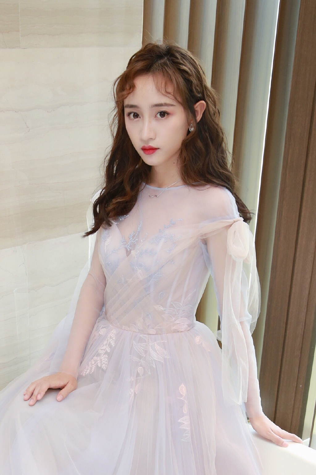 中国江苏南京，歌手、演员中央电视台主持人黄婷婷图片图片