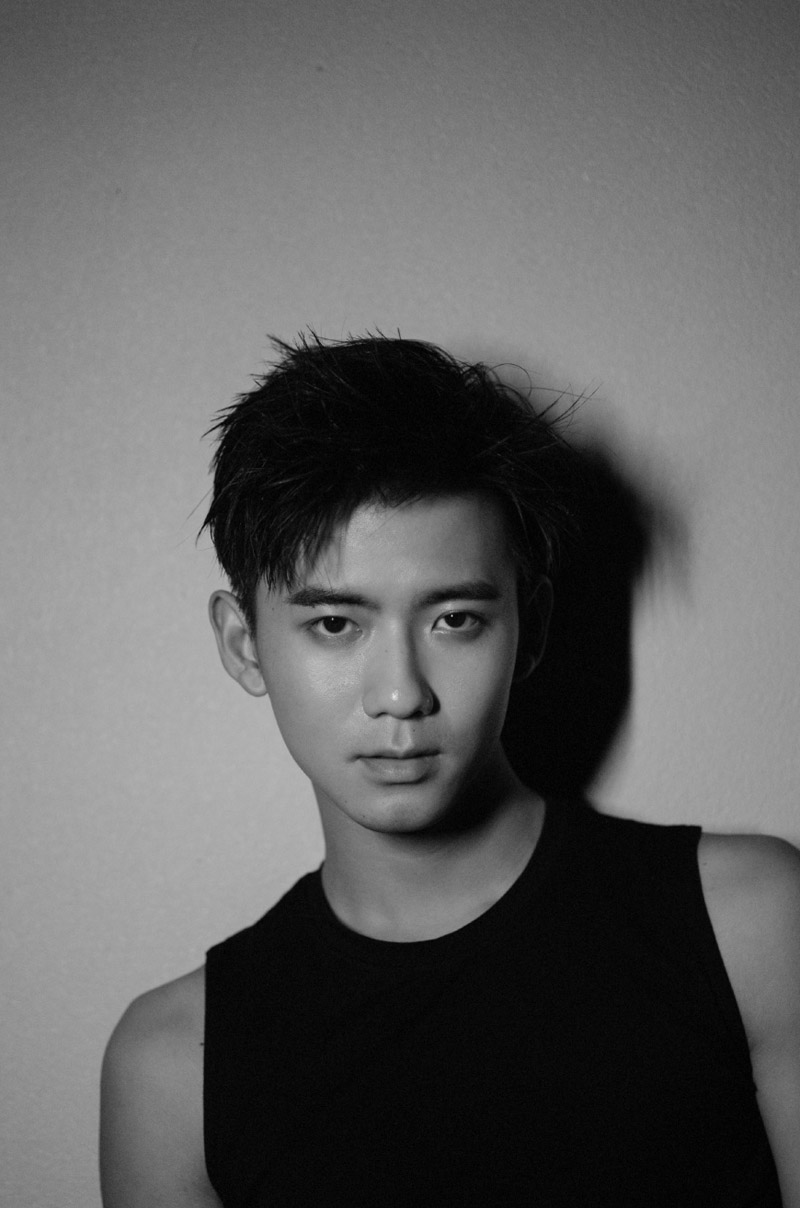 高清中国内地男演员赵顺然清爽帅气夏日写真图片图片