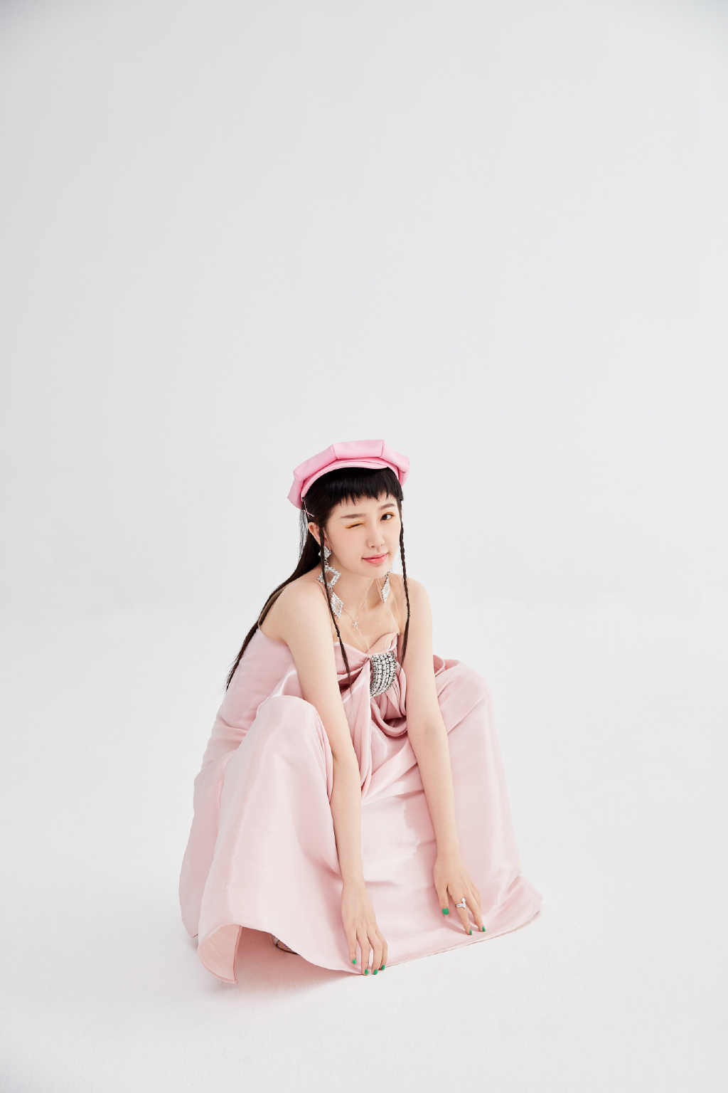 高清中国内地美女虞书欣甜美运动风写真图片图片