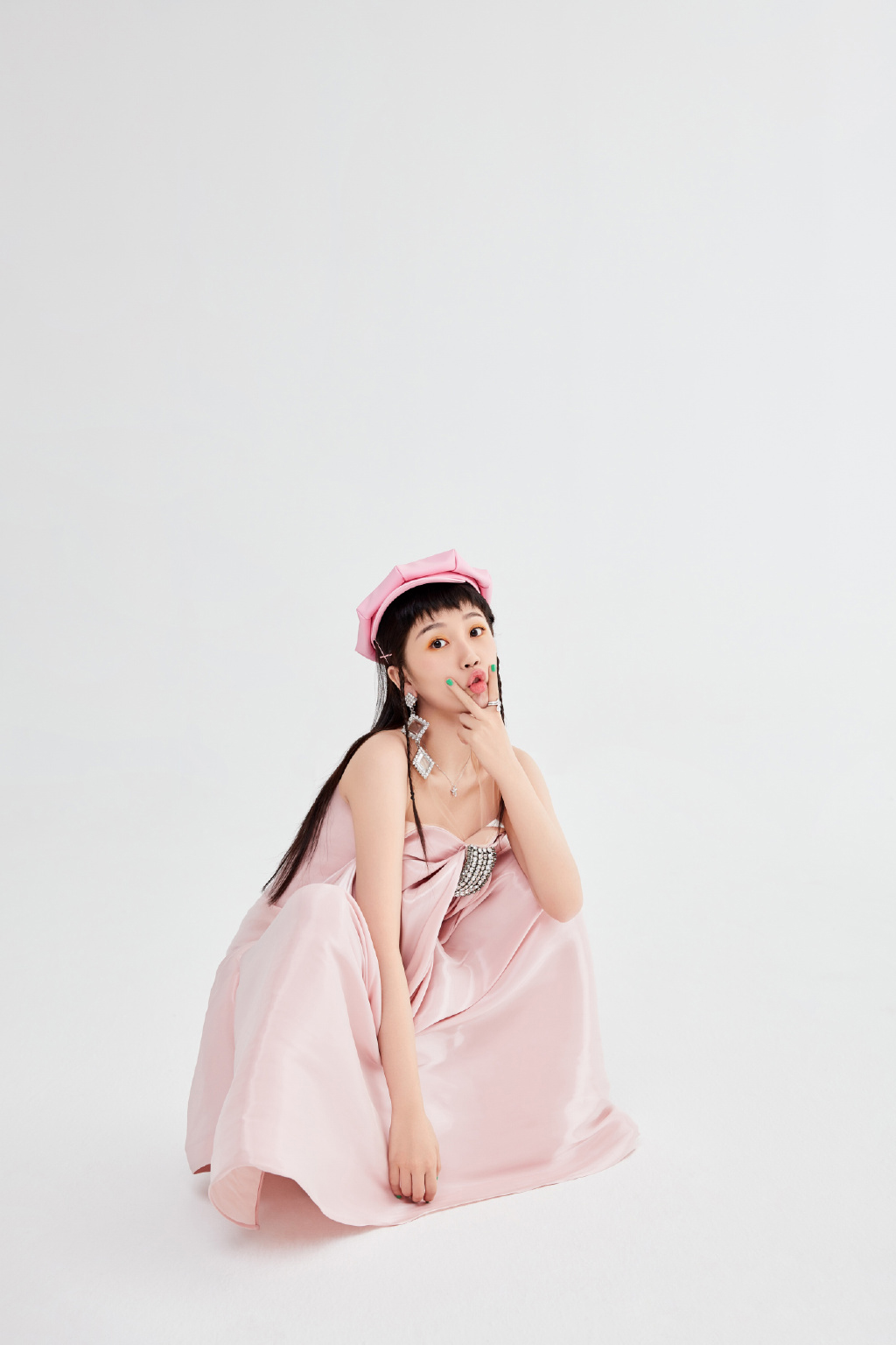 虞书欣港风私服性感写真图片图片