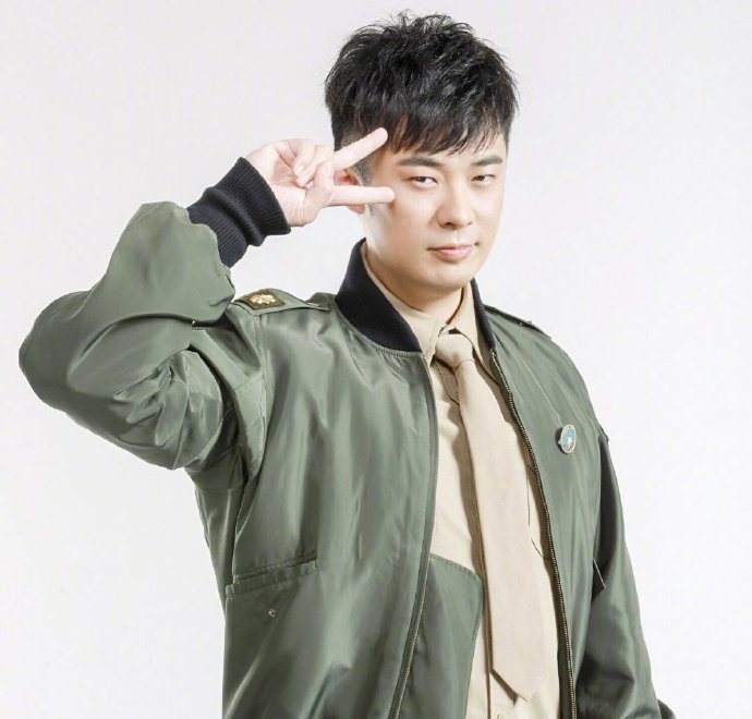 中国大陆男演员陈赫搞怪俏皮写真图片图片