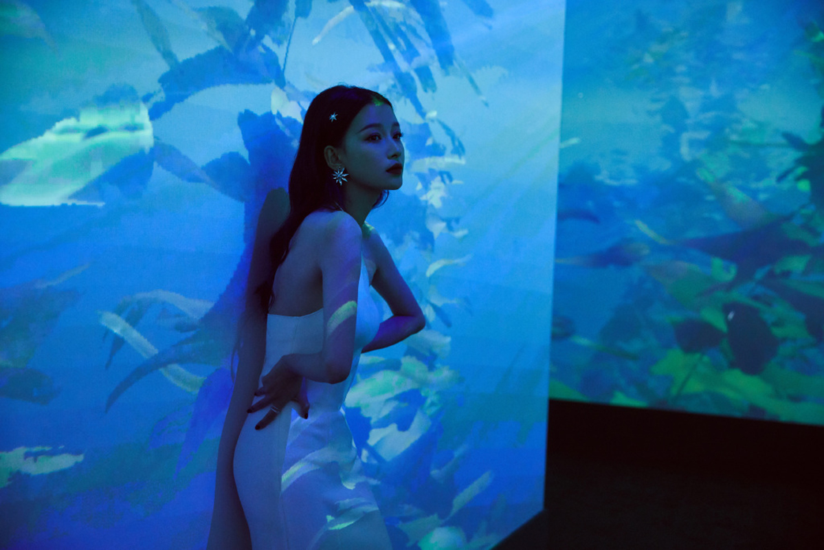 林省通化市集安女明星孙怡妩媚动人时尚写真大片图片