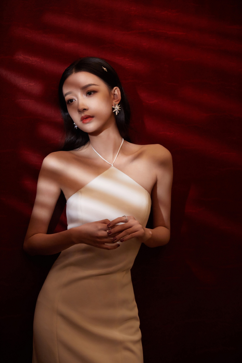 林省通化市集安女明星孙怡妩媚动人时尚写真大片图片