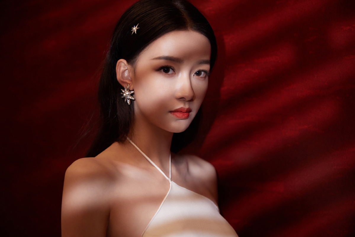 林省通化市集安女明星孙怡妩媚动人时尚写真大片图片