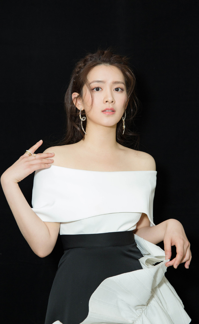 中国内地吉林长春男演员陈昊宇甜美英伦风写真图片图片
