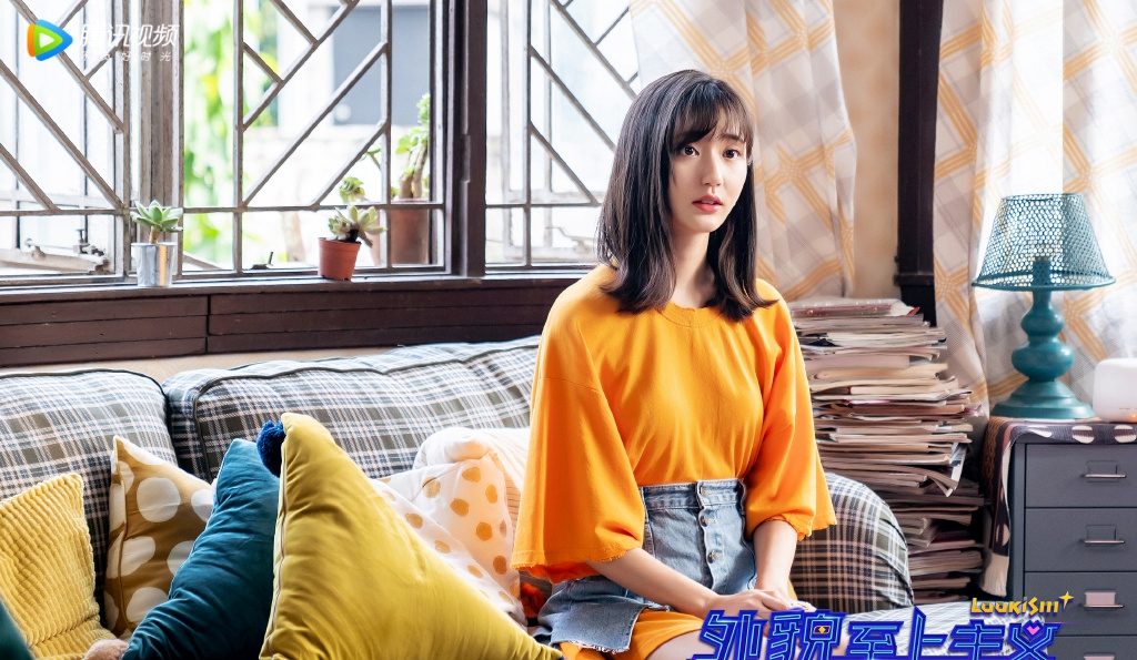 中国内地女演员王莫涵优雅光影写真图片图片