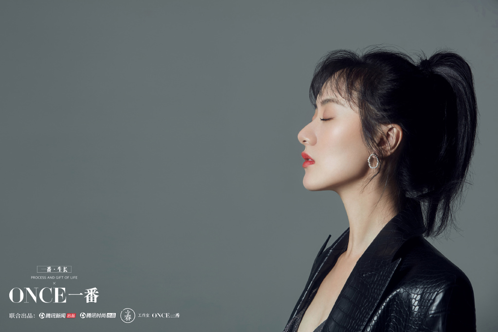 艾丽·范宁图片