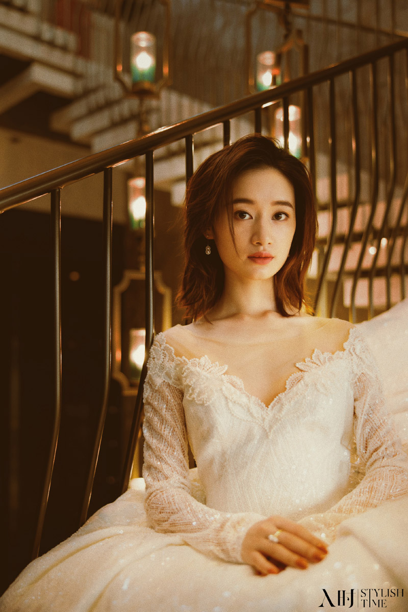 中国内地上海市长宁影视女演员郭晓婷性感优雅写真图片图片