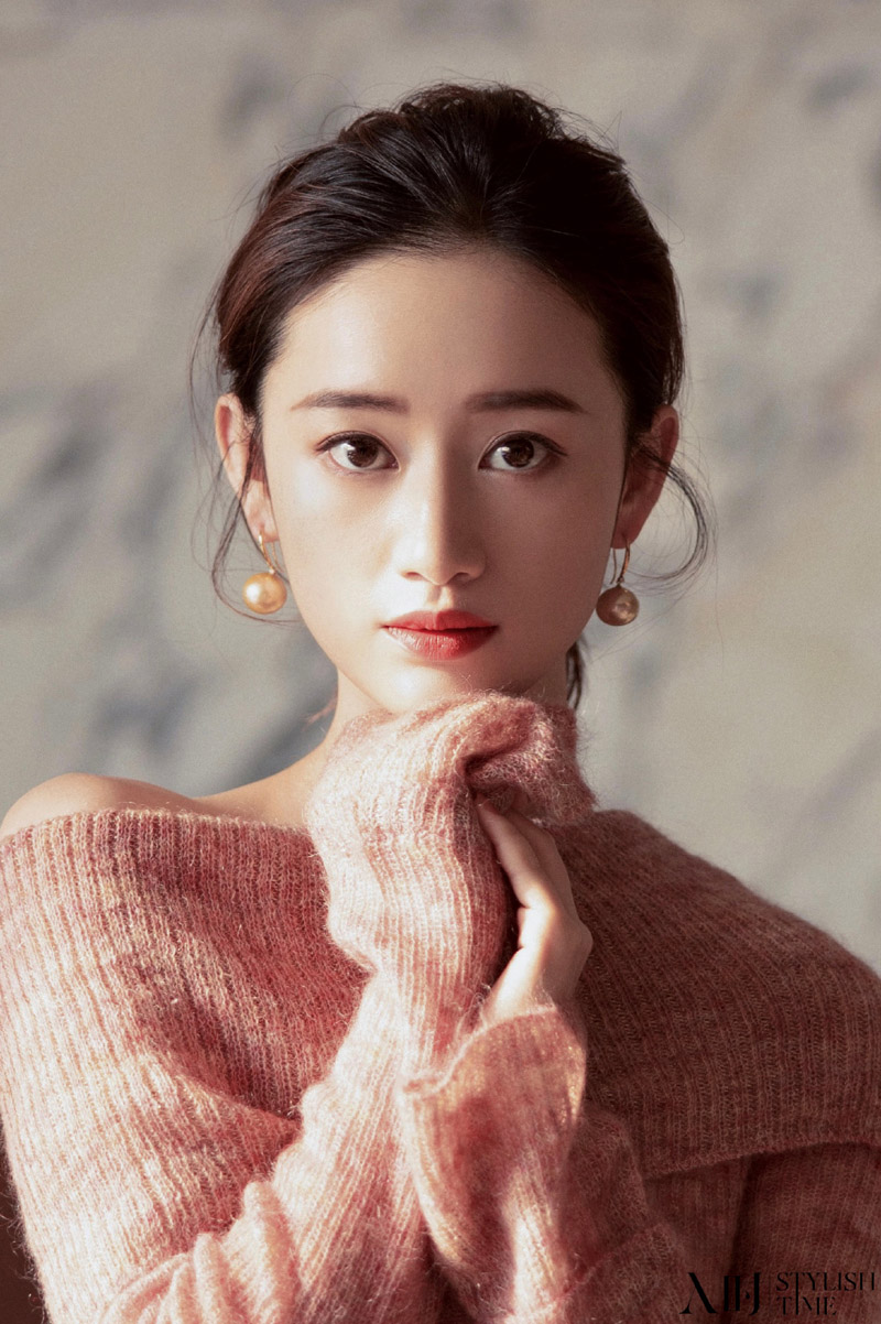 中国内地上海市长宁影视女演员郭晓婷性感优雅写真图片图片