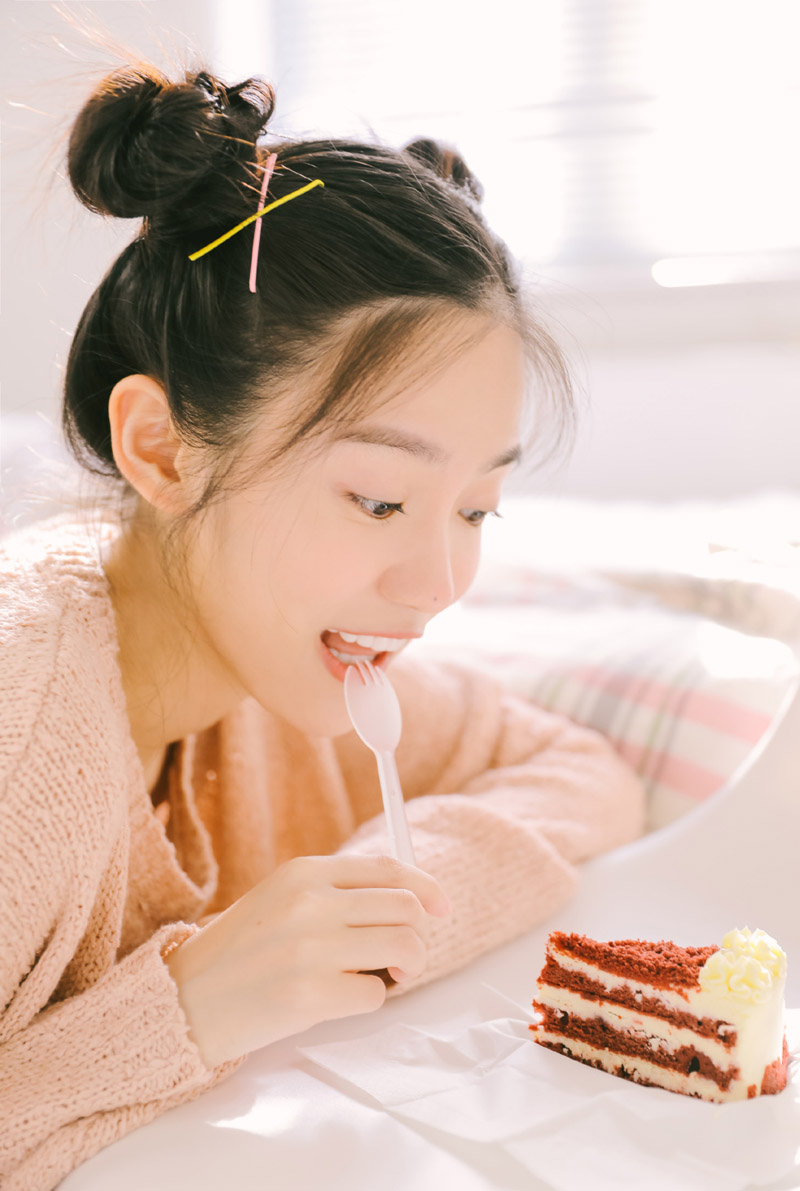中国内地海市女演员汤梦佳俏皮可爱居家写真图片图片