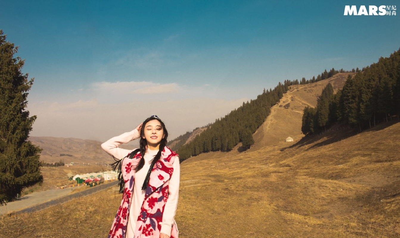 张含韵清新恬静居家写真图片图片