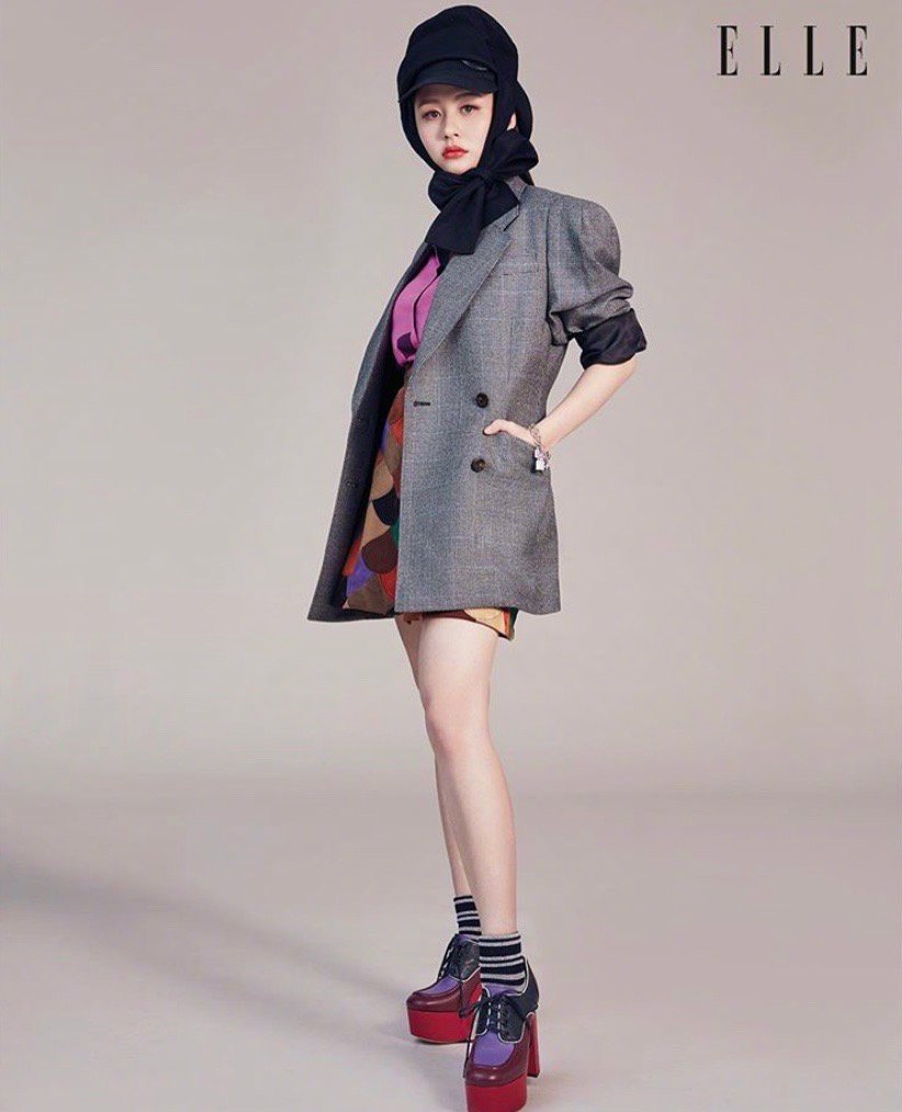 美女沈月图片