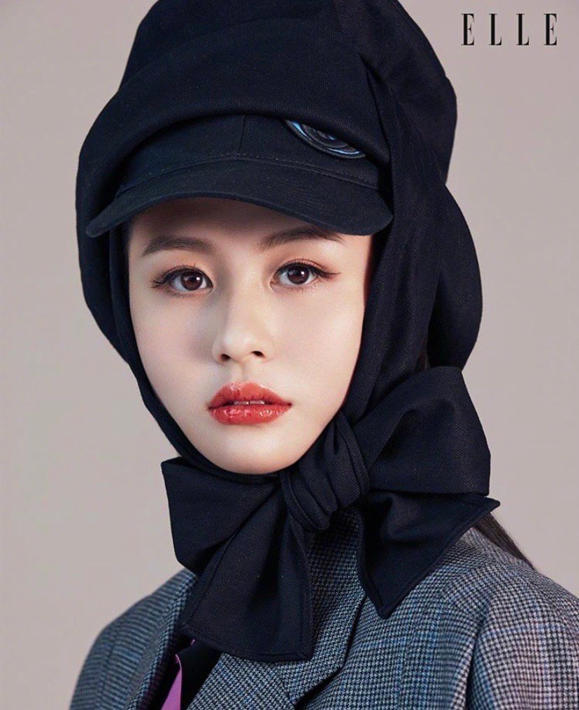 美女沈月图片