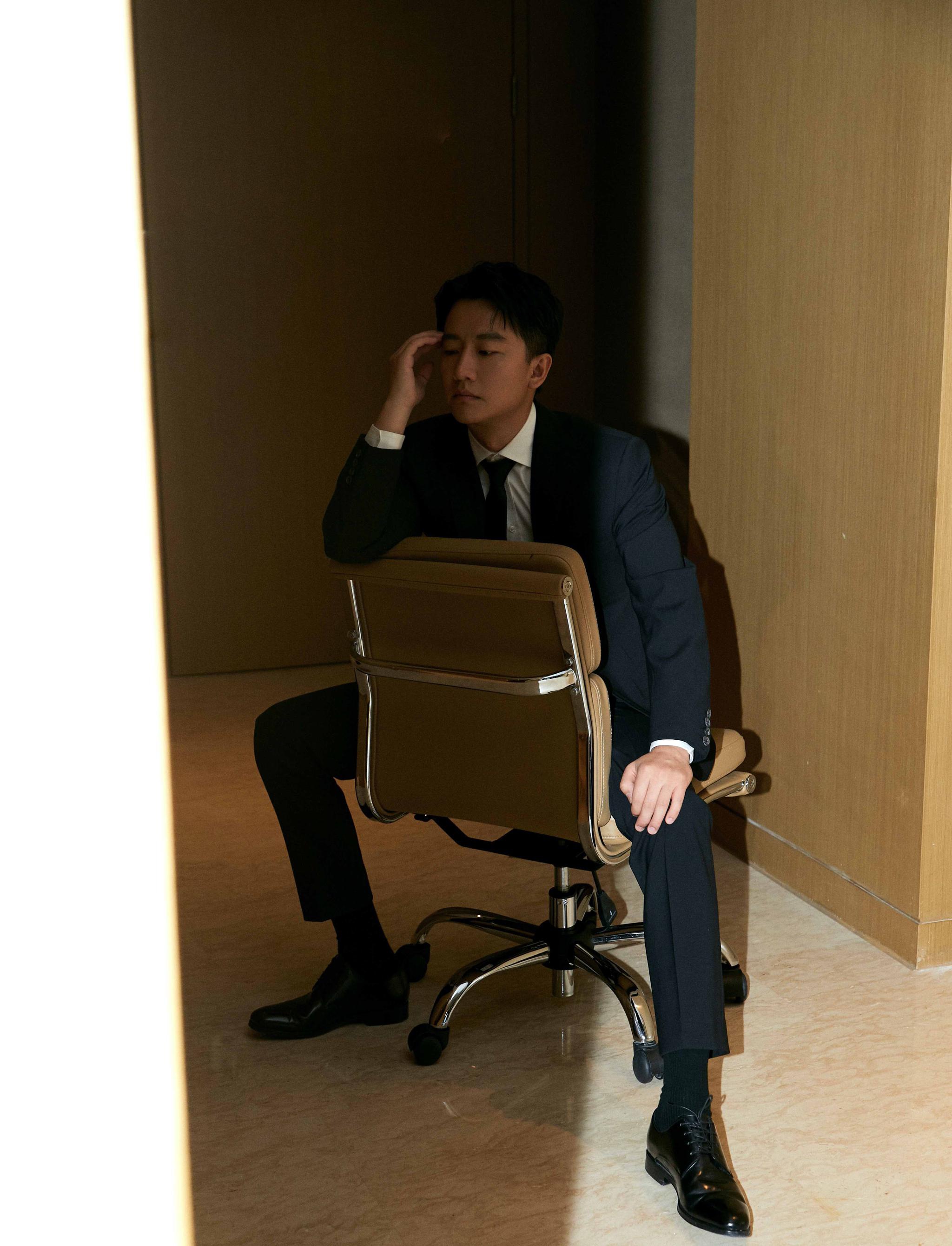 高清江苏省徐州男星胡兵伦敦时装周帅气写真图片图片