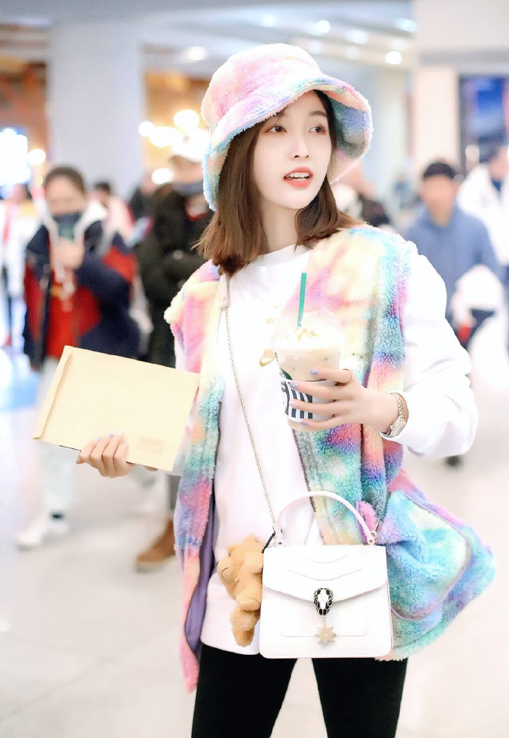中国内地湖南女歌手李子璇丸子头呆萌写真图片图片