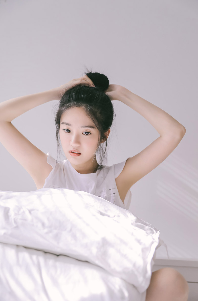 中国内地海市女演员汤梦佳清纯可爱居家写真图片图片